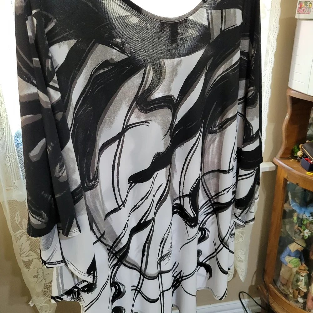 (2567) Dressbarn Women's size 1X, Black/White - Picture 3 of 6